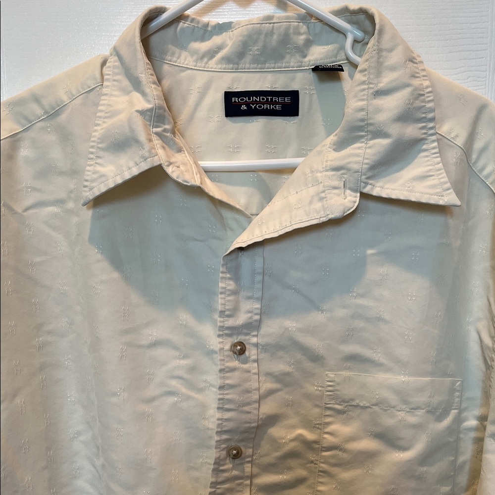 Roundtree & Yorke Light Tan Button-Up Shirt